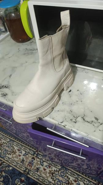 Продам классные ботинки