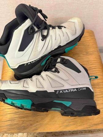 Треккинговые ботинки Salomon