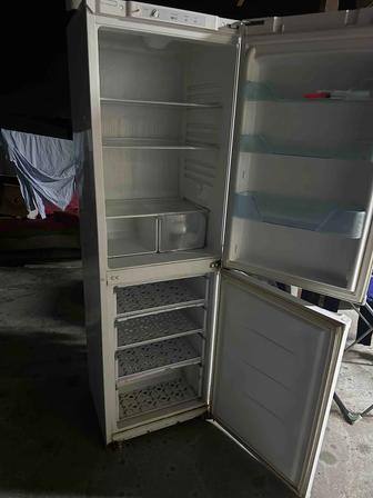 Холодильник Бирюса