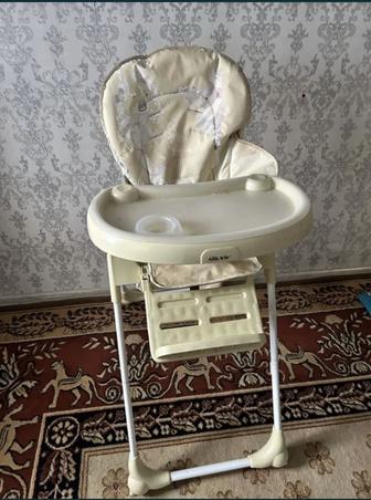 Продам столик для кормления
