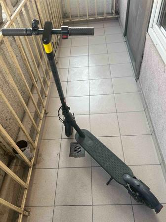 Продам электросамокат xiaomi mi scooter 2 pro