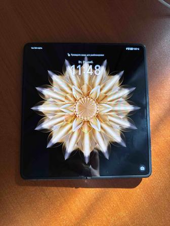 Продам телефон Honor Magic V2