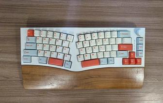 Продам новую механическую клавиатуру Feker Alice80.