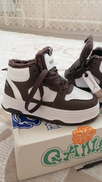 Зимние кроссовки