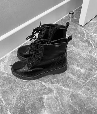 Продам кроссовки