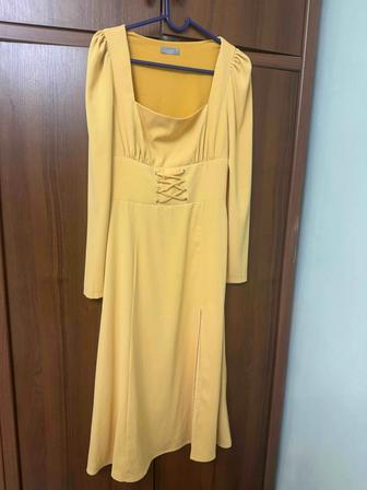 Платье от беренда Lichi