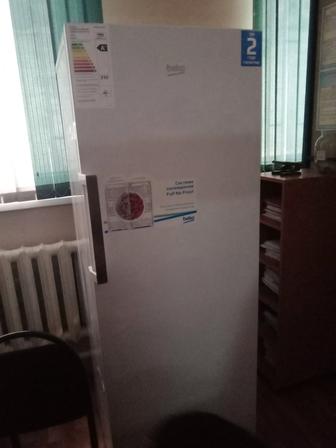 Срочно продам морозильник новый Beko