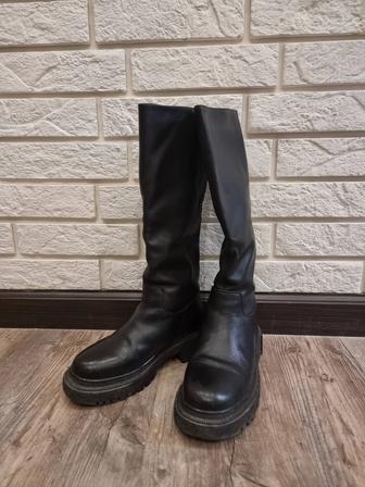Продаю женские кожаные зимние сапоги