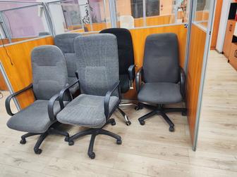 Офисная мебель разная, кресла, столы, стулья, шкафы