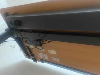 Эргономический компьютерный стол