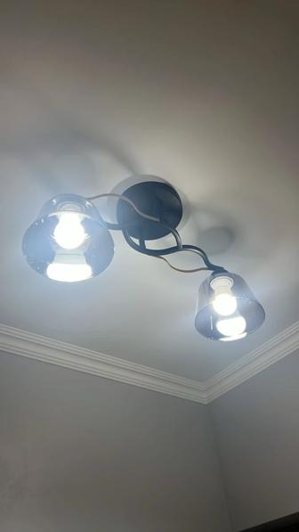 Продам люстру