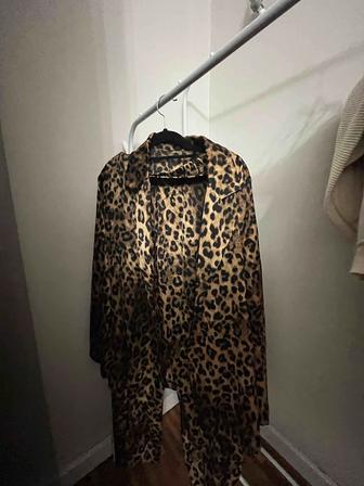 Вечерний леопардовый костюм женский