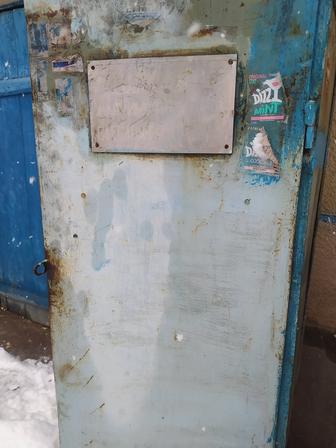 Шкаф слесаря для инструмента