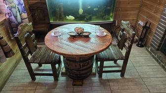 Продам круглый стол со стульями 5 шт.