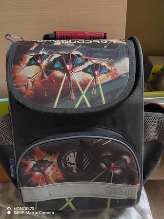 Рюкзак школьный