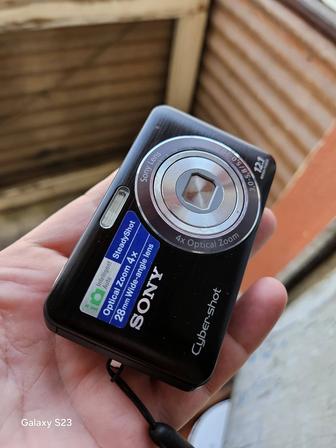 Цифровой фотоаппарат Sony Cuber-shot