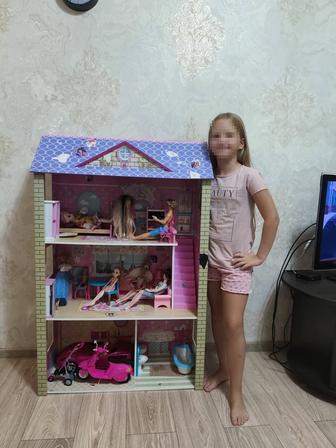 Продам кукольный дом с куклами (все оригиналы)