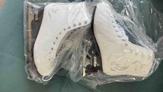 Коньки фигурные 37 и 40 размер