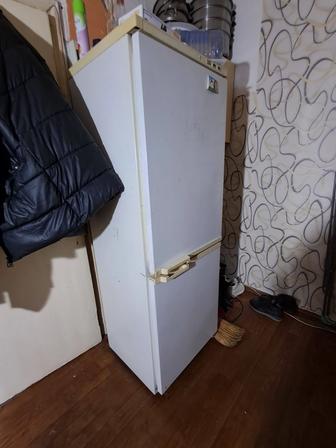 Продам холодильник