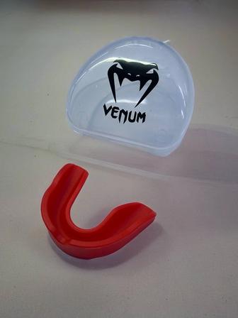 Капы VENUM разных цветов