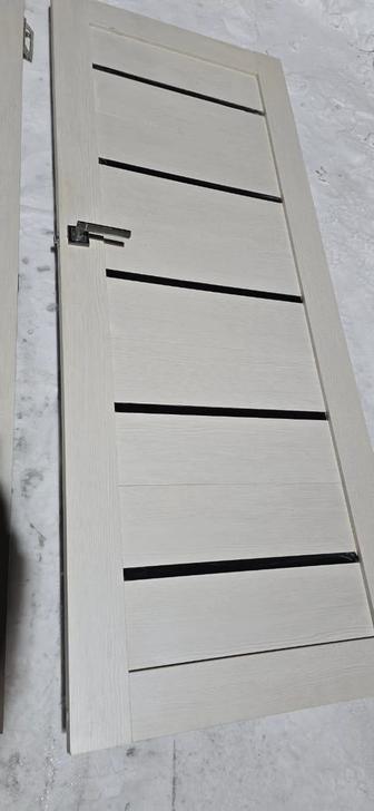 Продаю двери межкомнатные с коробками и обналичниками