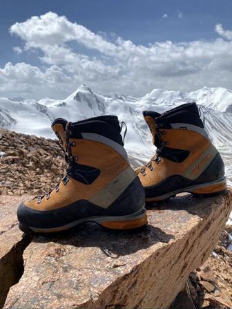 Ботинки Scarpa Mont Blanc GTX 45 размер