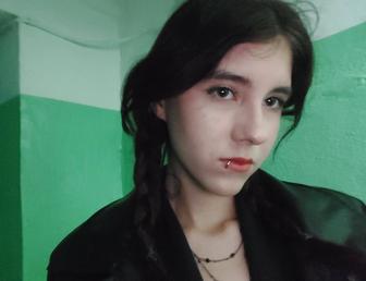 Официант / официантка