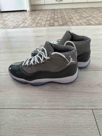 Кроссовки Nike Jordan aura 11 новые 45-46