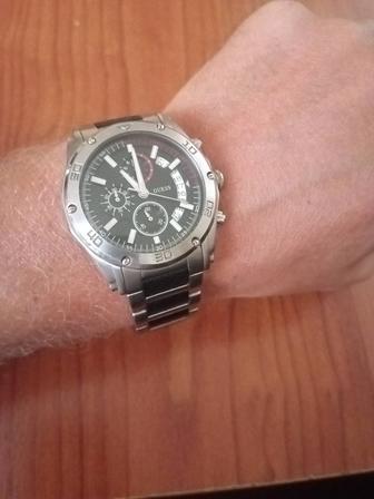 Часы GUESS