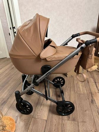 Продам коляску anex