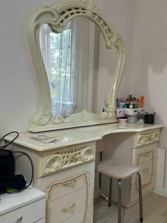 Туалетный столик