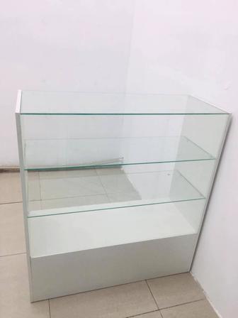 Продам торговые оборудования витрины стеллажи Б/У