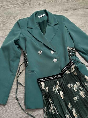 Костюм двойка с юбкой