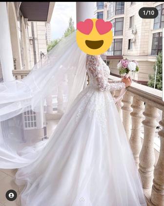 Нежное свадебное платье от итальянского бренда Royaldi из бутика Ivory Dres