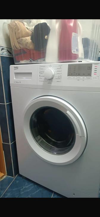 Продаю стиральную машину