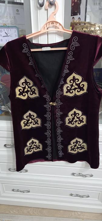 Национальный жилетки