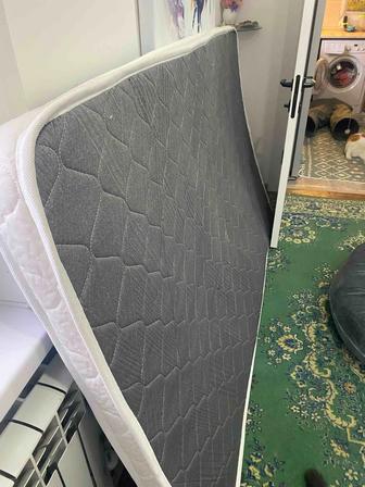 Продам матрас 120 на 200 см срочно