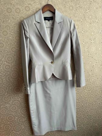 Деловой женский костюм