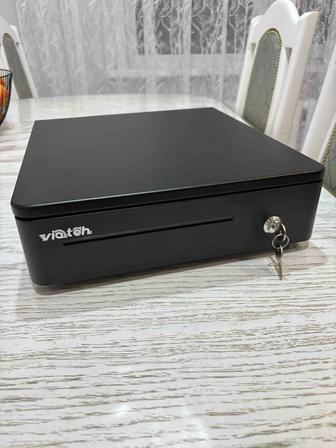 Продам кассовый ящик для денег