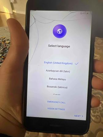 Продаю телефон Huawel