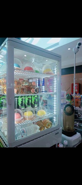 Холодильники для десертов моти, пончиков и эклеров