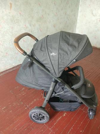Продам коляску прогулочная Joie