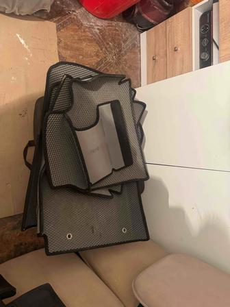 Продам!

- Чехол на Hyundai Elantra 2024
- Ева полики (коврики)