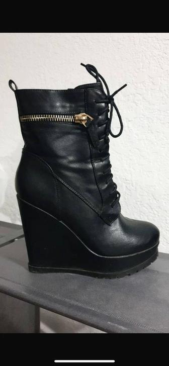 Ботинки женские, 38,5