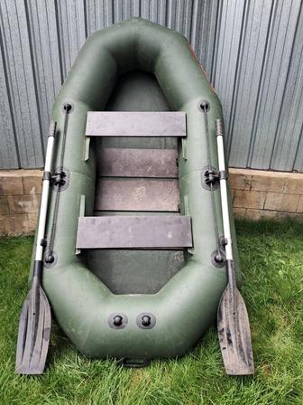 Продам лодку Kolibri K-250T 2х местная