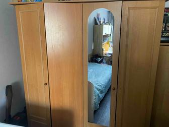 Шкаф для одежды.