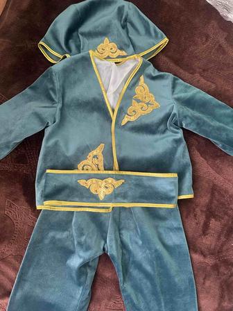 Национальный костюм на “Тұсау кесер”