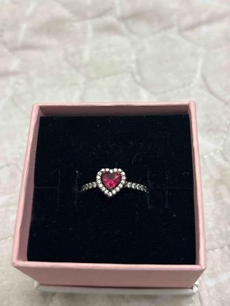 Продаю оригинальное кольцо от Пандоры