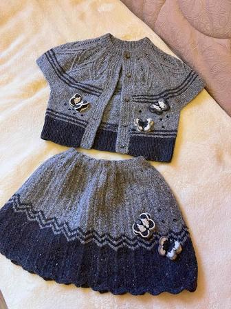Костюм для девочки, ручная вязка