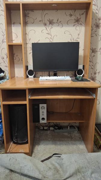 Продается компьютерный стол